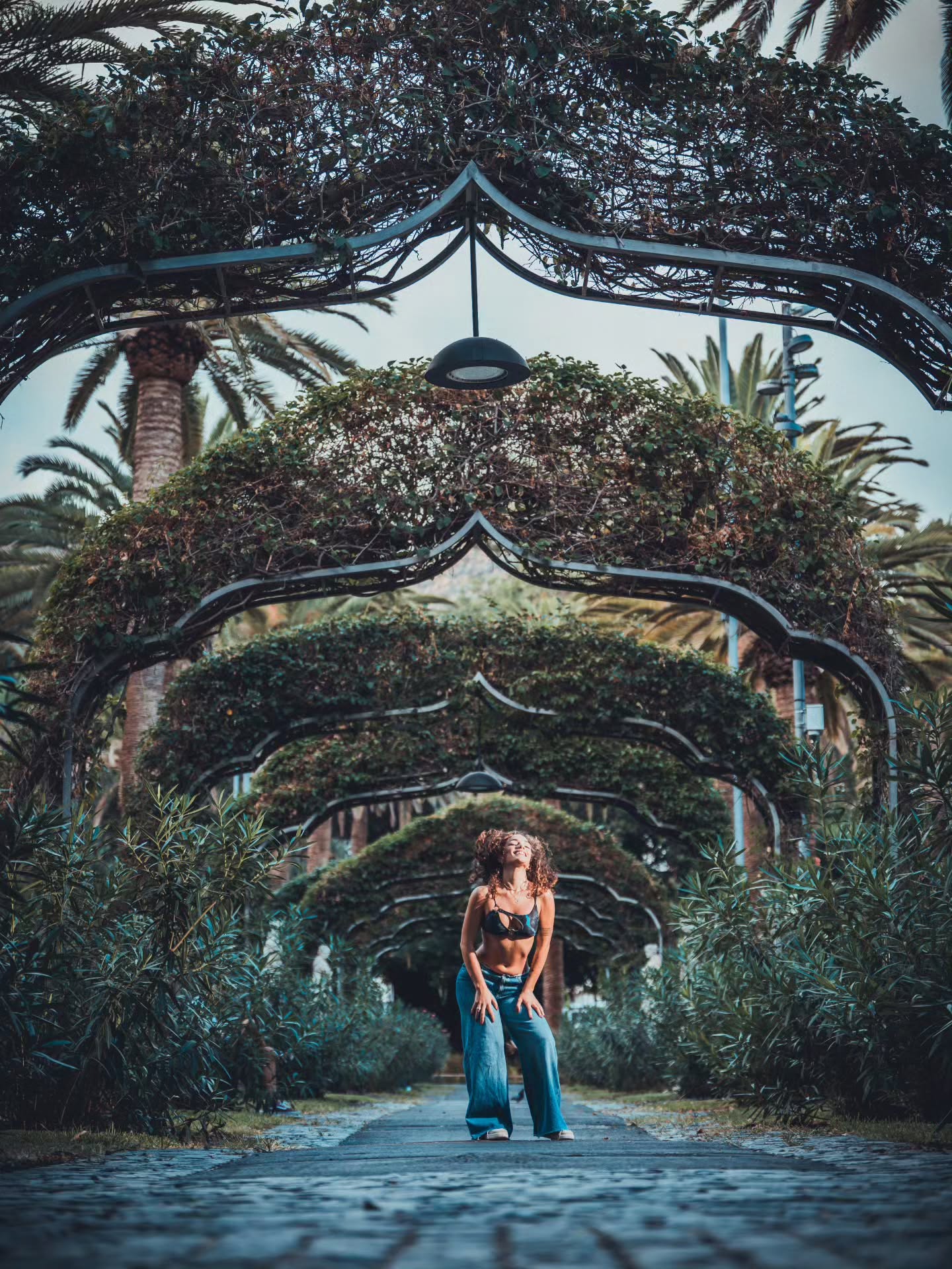 Sesión de los paraguas en Santa Cruz con Roberta Grape - Fotógrafo Fausto García Menéndez