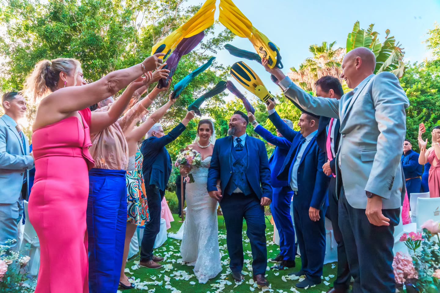 La boda de Laura y Tony en Bahía del Duque: Momentos inolvidables - Fotógrafo Fausto García Menéndez